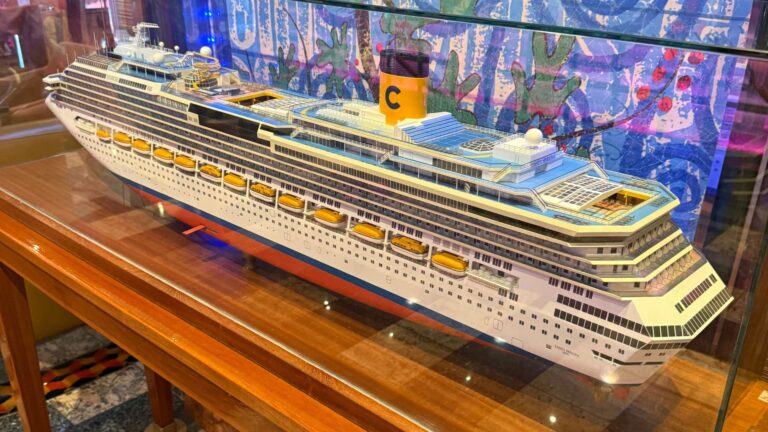 Costa Serena Miniature 2