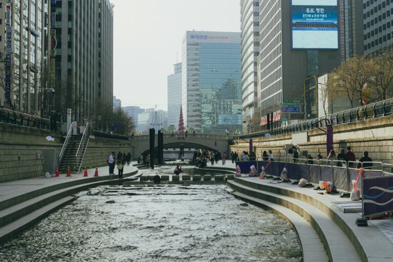 Explore the vibrant Cheonggyecheon Stream, a bustling urban oasis in the heart of Seoul, South Korea.