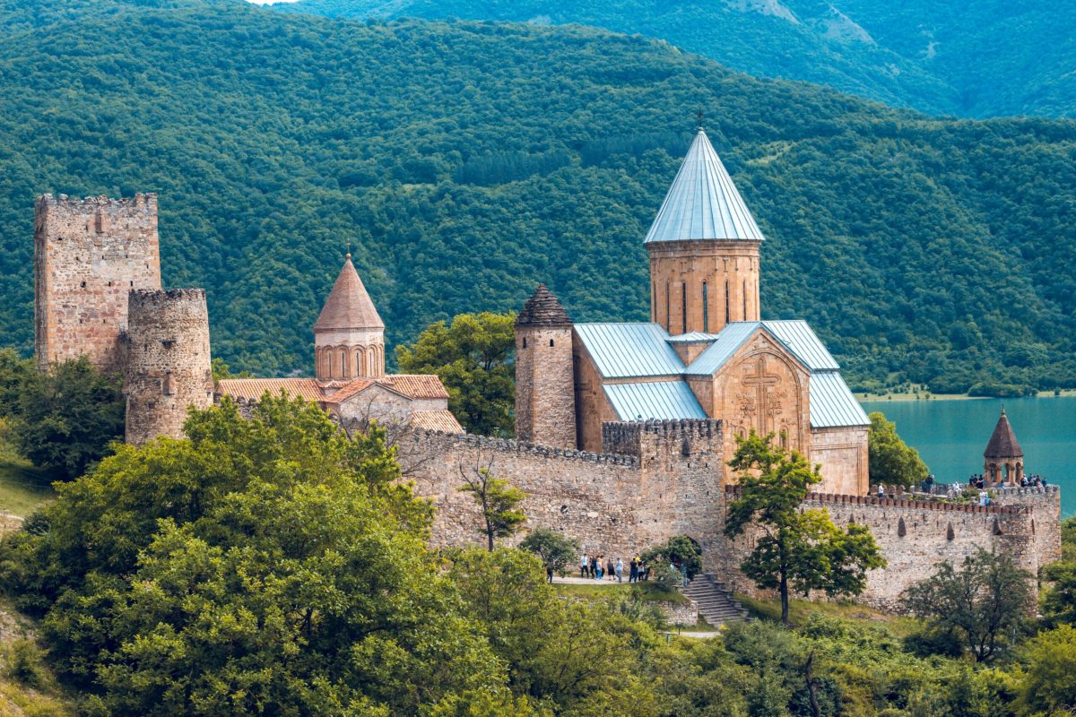 tmc-travel-and-tours_georgia-and-armenia_anunari-castle
